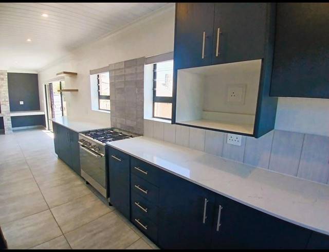 3 BEDROOM HOUSE FOR SALE IN STILBAAI-WES
